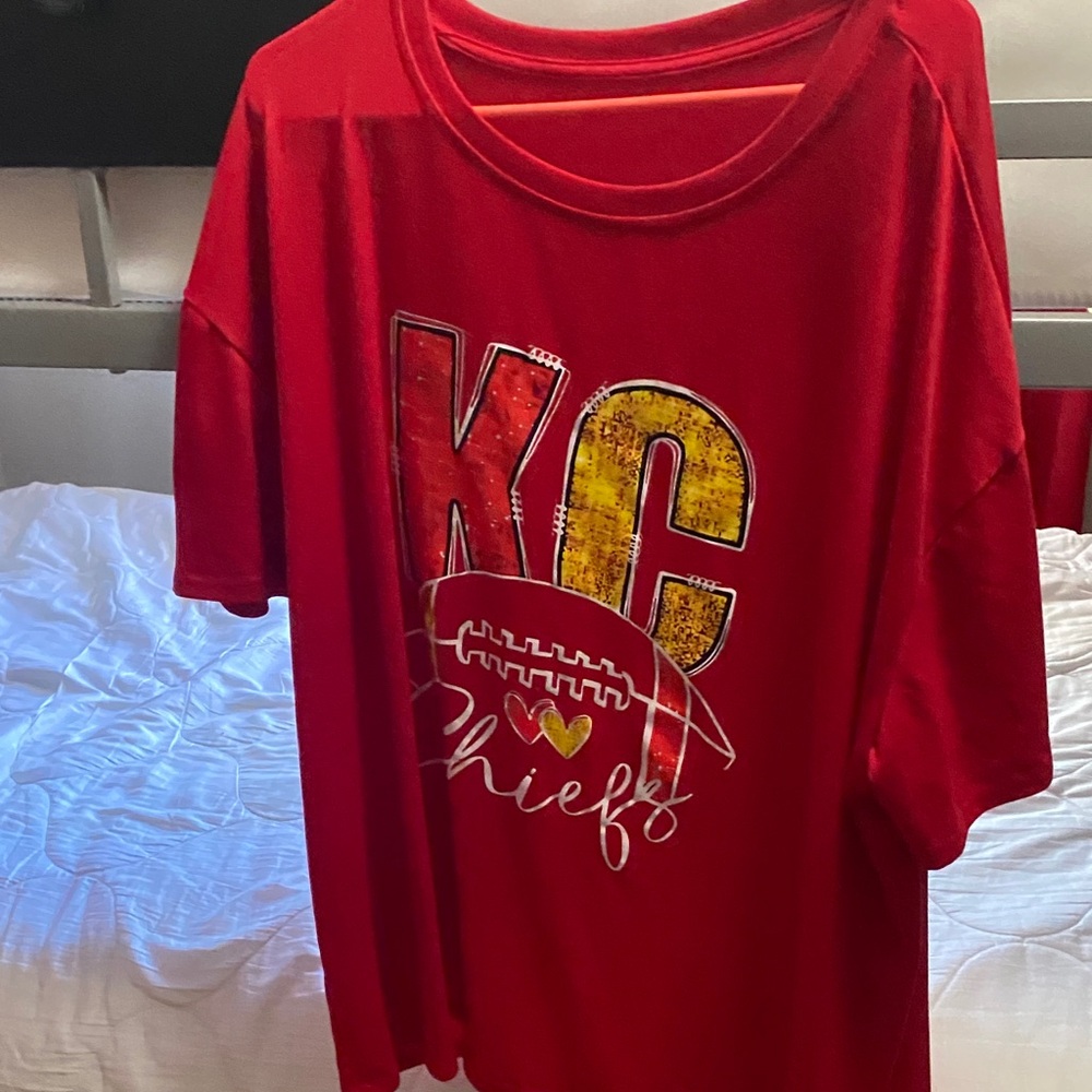 SHEIN Red KC Chiefs Long Sleeve Tee